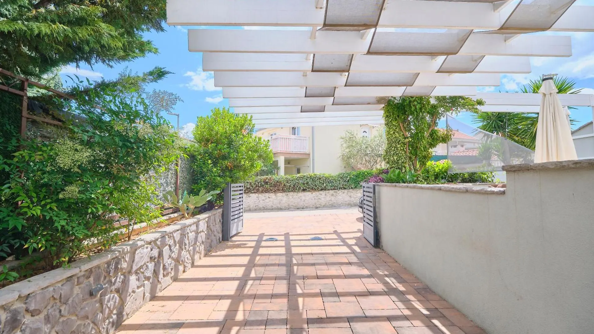 Sunshine Suites By Litto تروغير 0*,